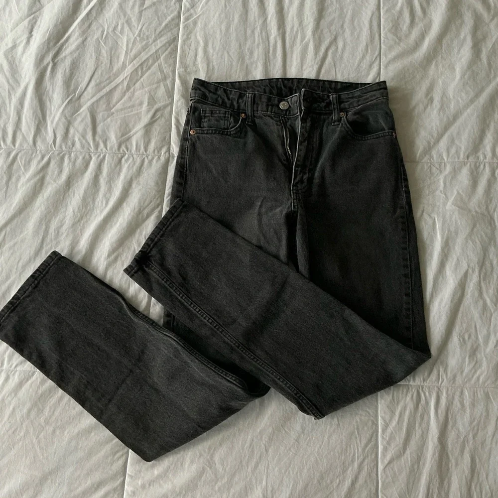 Jeans - Picture 1 of 3